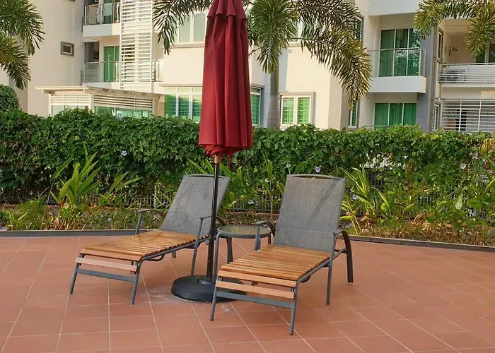 1. Luxury Kristal Condo 1 丹绒亚路市中心高級住宅