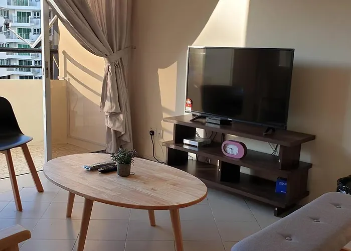 1. Luxury Kristal Condo 1 丹绒亚路市中心高級住宅