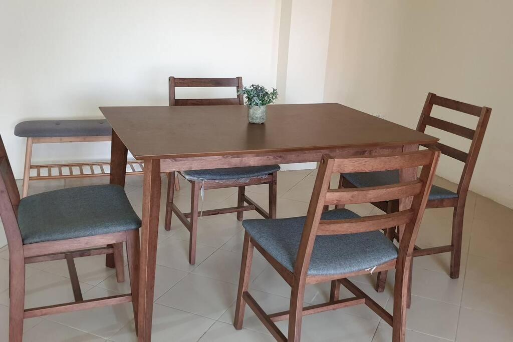 Apartment 1. Luxury Kristal 1 丹绒亚路市中心高級住宅 *